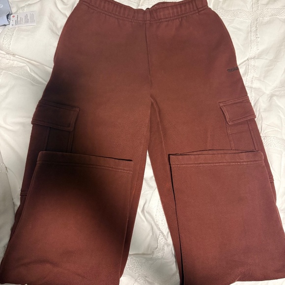 TNA Cozy Fleece Cargo Sweatpants – XS (Mega Fit) - Picture 1 of 3